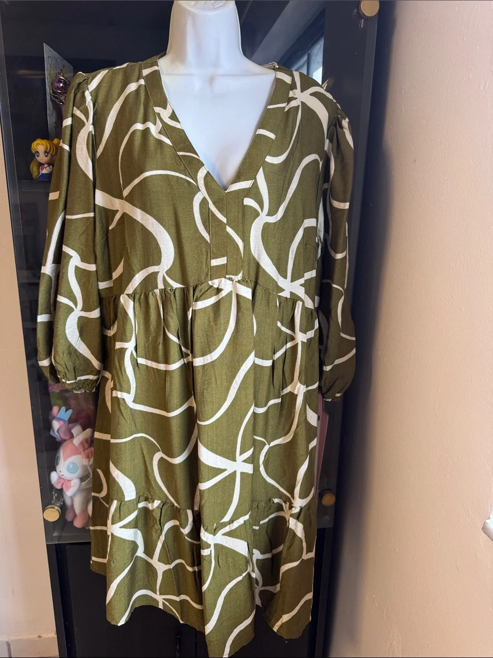 NEW Olive Green Abstract Print V-Neck Tiered Dress